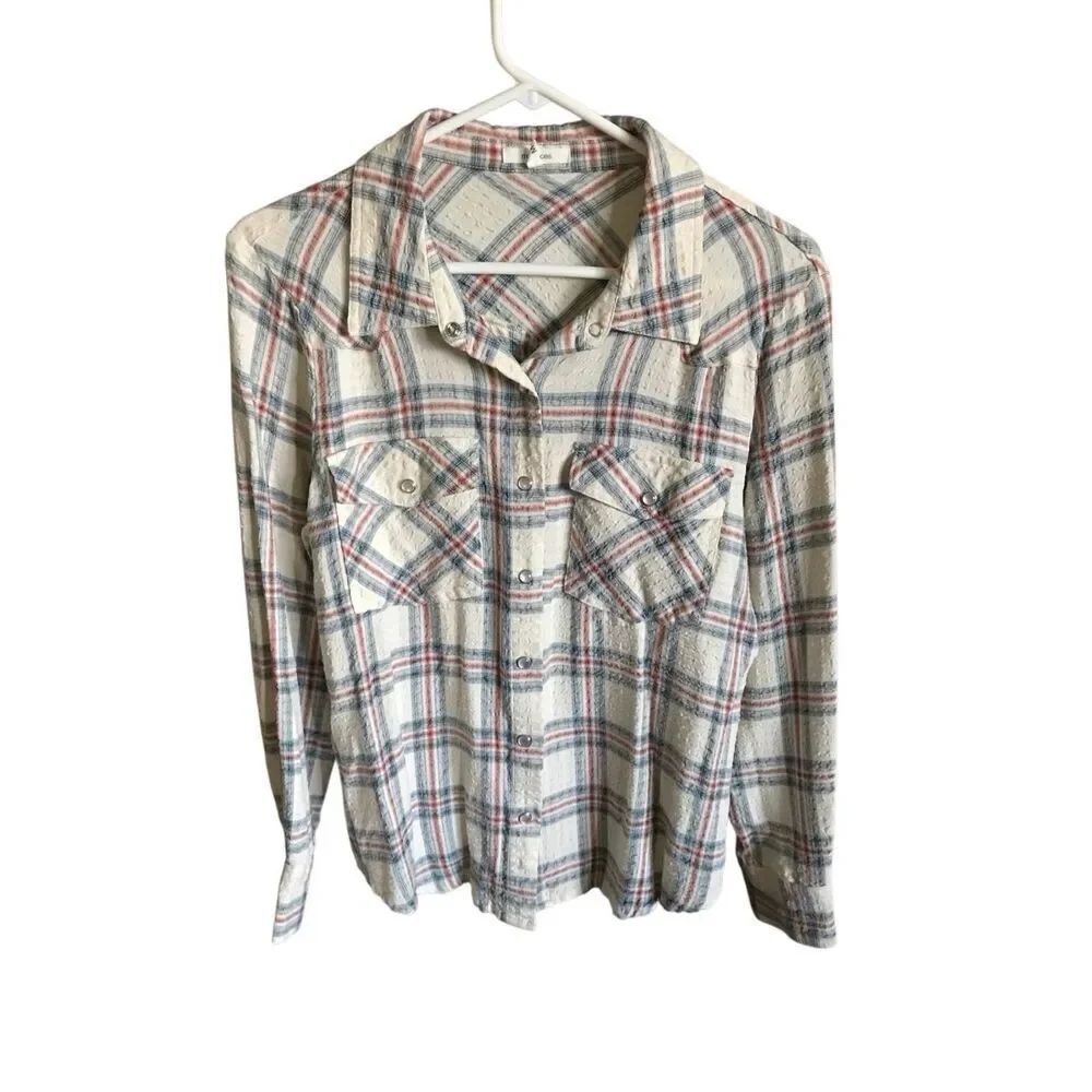 Maurices snap front plaid blouse SZ M long sleeve textured off white blue